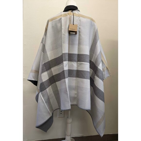 Burberry Charlotte Reversible Solid to Check Wool Cape Light Grey 140*14… - Picture 6 of 9